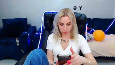 Snapshot of rose__shine chatting on 03/08/25, 11:37 rose  shine online show from 03/08/25, 11:37