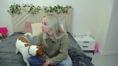 Snapshot of rose__shine chatting on 10/02/25, 02:35 rose  shine online show from 10/02/25, 02:35