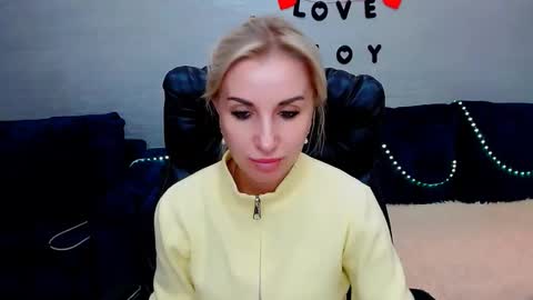 Snapshot of rose__shine chatting on 10/03/25, 11:29 rose  shine online show from 10/03/25, 11:29