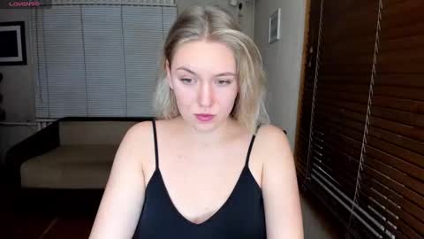 Snapshot of rose_brooks chatting on 12/08/24, 08:25 Rose but u can call me princess online show from 12/08/24, 08:25