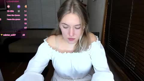 Snapshot of rose_brooks chatting on 12/29/24, 07:22 Rose but u can call me princess online show from 12/29/24, 07:22