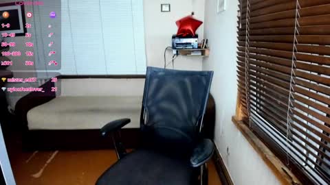 Snapshot of rose_brooks chatting on 01/09/25, 07:40 Rose but u can call me princess online show from 01/09/25, 07:40