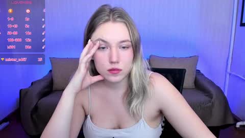 Snapshot of rose_brooks chatting on 02/13/25, 08:24 Rose but u can call me princess online show from 02/13/25, 08:24