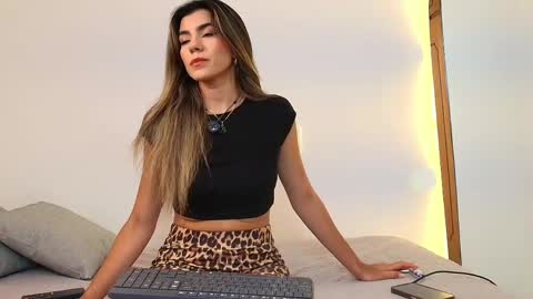 Snapshot of rose_dom chatting on 04/13/26, 01:22 Rose And Dom online show from 04/13/26, 01:22