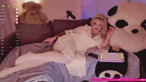 Snapshot of rose_monarch chatting on 12/02/24, 11:07 Rose online show from 12/02/24, 11:07