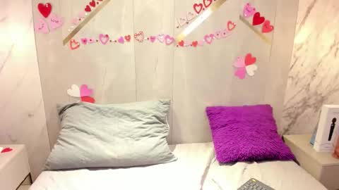 Snapshot of rose_nova_ chatting on 02/12/26, 08:48 Rose 3 online show from 02/12/26, 08:48