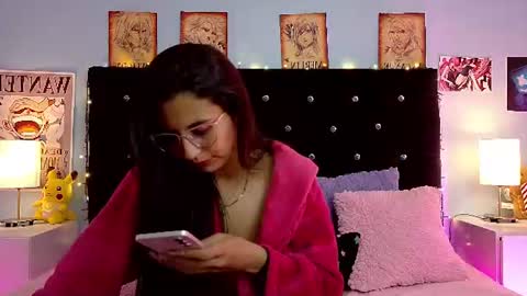 Snapshot of rose_smiley1 chatting on 06/20/26, 05:54 Rose online show from 06/20/26, 05:54