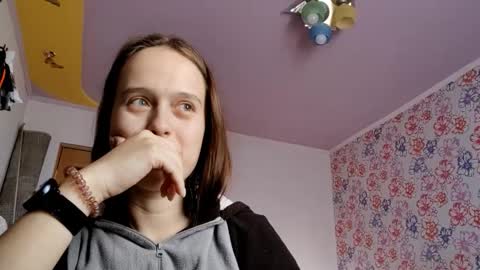 Sophie online show from 12/05/25, 01:36