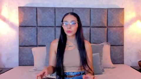 roseaurora online show from 04/10/26, 12:21