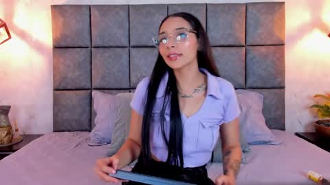 Snapshot of roseaurora chatting on 05/04/26, 12:01 roseaurora online show from 05/04/26, 12:01