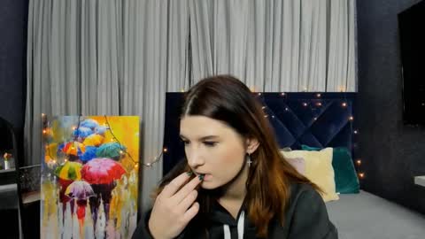 Snapshot of roseblanche2k chatting on 01/06/25, 11:31 Florin online show from 01/06/25, 11:31