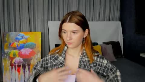 Snapshot of roseblanche2k chatting on 02/17/25, 10:25 Florin online show from 02/17/25, 10:25