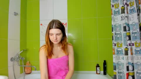 Snapshot of roseblanche2k chatting on 03/10/25, 10:45 Florin online show from 03/10/25, 10:45