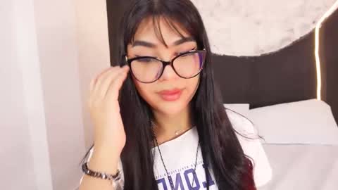 Rose online show from 11/19/25, 01:33