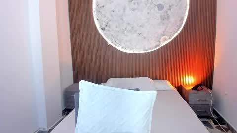 Snapshot of rosecassie chatting on 03/09/26, 02:10 Rose online show from 03/09/26, 02:10