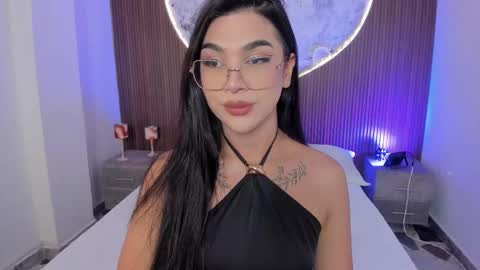 Snapshot of rosecassie chatting on 03/16/26, 01:37 Rose online show from 03/16/26, 01:37