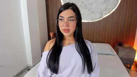 Snapshot of rosecassie chatting on 03/31/26, 01:22 Rose online show from 03/31/26, 01:22