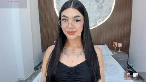 Snapshot of rosecassie chatting on 04/04/26, 01:41 Rose online show from 04/04/26, 01:41