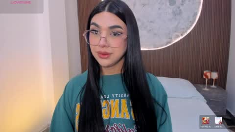 Snapshot of rosecassie chatting on 04/07/26, 01:55 Rose online show from 04/07/26, 01:55