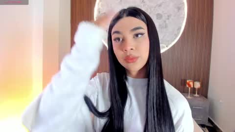 Snapshot of rosecassie chatting on 04/16/26, 01:45 Rose online show from 04/16/26, 01:45