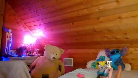 Dahlia Rose online show from 12/15/25, 08:07