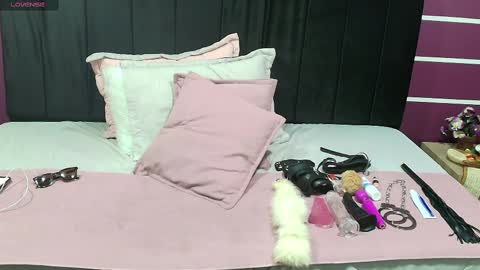 Snapshot of roseesmith_ chatting on 02/12/25, 12:22 R O S E S M I T H online show from 02/12/25, 12:22