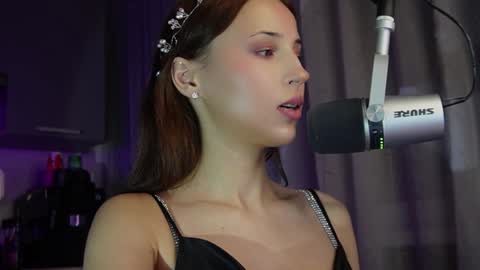 roseess_ online show from 01/18/25, 02:03
