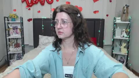 Snapshot of rosehille chatting on 05/24/26, 05:12 RoseHille online show from 05/24/26, 05:12