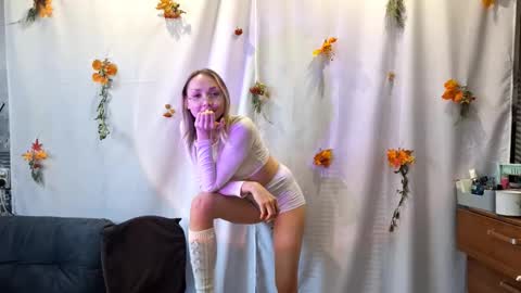 Snapshot of rosejanos chatting on 11/28/25, 11:35 rosejanos online show from 11/28/25, 11:35