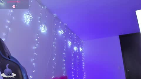 Snapshot of roseliam_ chatting on 04/16/26, 09:50 Rose online show from 04/16/26, 09:50