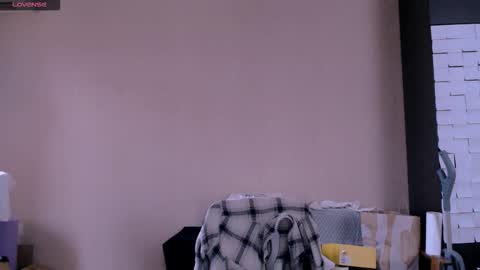 Rose online show from 12/04/25, 07:28