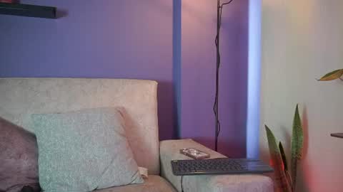 Snapshot of roselinedior chatting on 07/11/26, 02:53 Lyla OF roselinedior online show from 07/11/26, 02:53