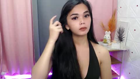 Snapshot of rosella_xx chatting on 03/28/26, 11:48 TONETH online show from 03/28/26, 11:48