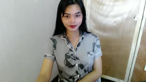 Snapshot of rosella_xx chatting on 06/16/26, 04:15 TONETH online show from 06/16/26, 04:15