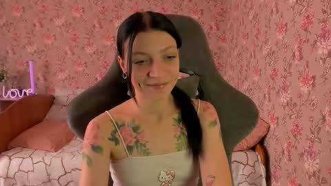 Lola online show from 10/20/25, 06:25