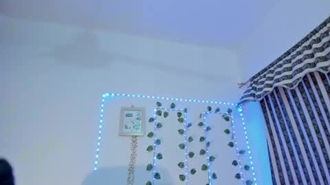 Snapshot of roselyn_caprice chatting on 04/21/26, 01:42 roselyn online show from 04/21/26, 01:42