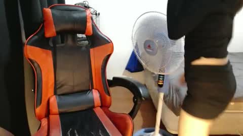 rosemae07 online show from 10/27/25, 09:02