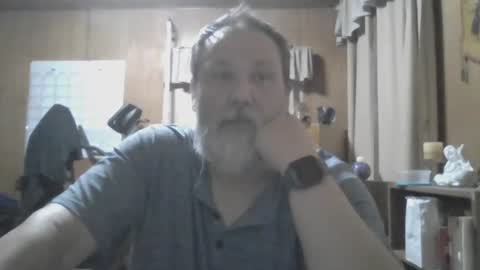 Snapshot of rosepanda chatting on 01/05/25, 02:17 Lost4gain online show from 01/05/25, 02:17