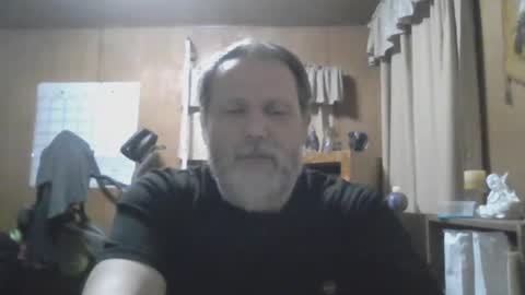 Snapshot of rosepanda chatting on 02/06/25, 11:26 Lost4gain online show from 02/06/25, 11:26