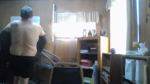 Snapshot of rosepanda chatting on 02/16/25, 04:53 Lost4gain online show from 02/16/25, 04:53