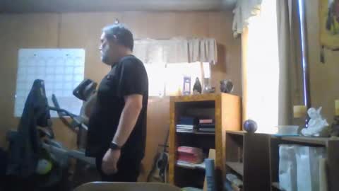 Snapshot of rosepanda chatting on 02/27/25, 07:58 Lost4gain online show from 02/27/25, 07:58