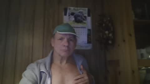 Snapshot of roses2u1958 chatting on 02/04/25, 07:51 roses2u1958 online show from 02/04/25, 07:51