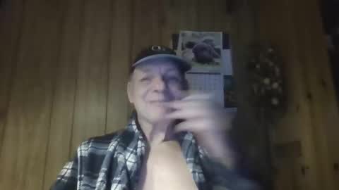 Snapshot of roses2u1958 chatting on 03/16/26, 08:46 roses2u1958 online show from 03/16/26, 08:46