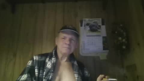Snapshot of roses2u1958 chatting on 03/21/26, 11:41 roses2u1958 online show from 03/21/26, 11:41