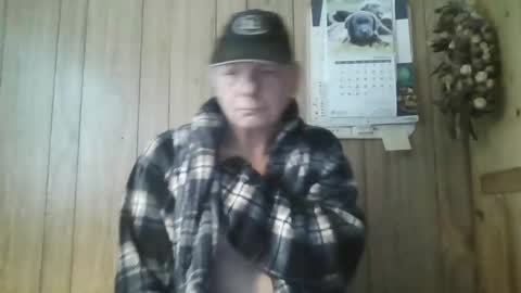 Snapshot of roses2u1958 chatting on 03/22/26, 12:08 roses2u1958 online show from 03/22/26, 12:08