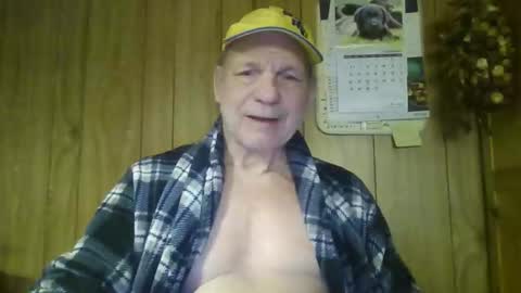 Snapshot of roses2u1958 chatting on 03/28/26, 12:54 roses2u1958 online show from 03/28/26, 12:54