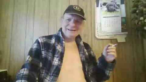 Snapshot of roses2u1958 chatting on 04/07/26, 01:33 roses2u1958 online show from 04/07/26, 01:33