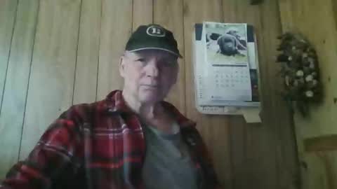 Snapshot of roses2u1958 chatting on 04/20/26, 09:56 roses2u1958 online show from 04/20/26, 09:56
