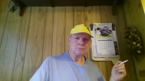 Snapshot of roses2u1958 chatting on 04/27/26, 03:43 roses2u1958 online show from 04/27/26, 03:43
