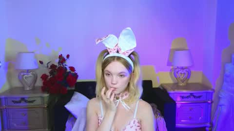 Snapshot of roses_kate chatting on 09/10/25, 04:45 Sweety Kate online show from 09/10/25, 04:45